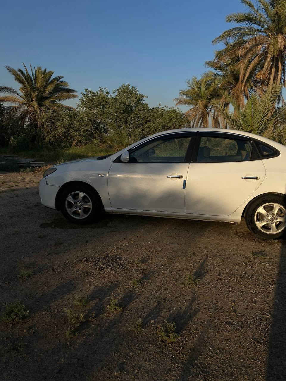 السلام عليكم افانتي للبيع سياره موديل 2007 محرك ١٦٠٠ دكشن عالي تبريد خير من الله محرك كير خير من الله لاتنقيص ولاتبخير سياره بيه منضومه تبريد جديده ومنضومه غاز علمود موضوع الادفانز  بلكات وادامه كامله من باتري وهاي الامور سنويه بعده مساقطه سياره بيه صبغ حزام سياره بيه صبغ حزام انتبه قبل لاتتصل يرحم اهلك سياره بيه صبغ حزام بدون دواخل لغود وشواصي كفاله سعر (٨٥) وبيه مجال شي بسيط

مكاني بغداد عويريج قرب مخابز باب لاغا  
***********
