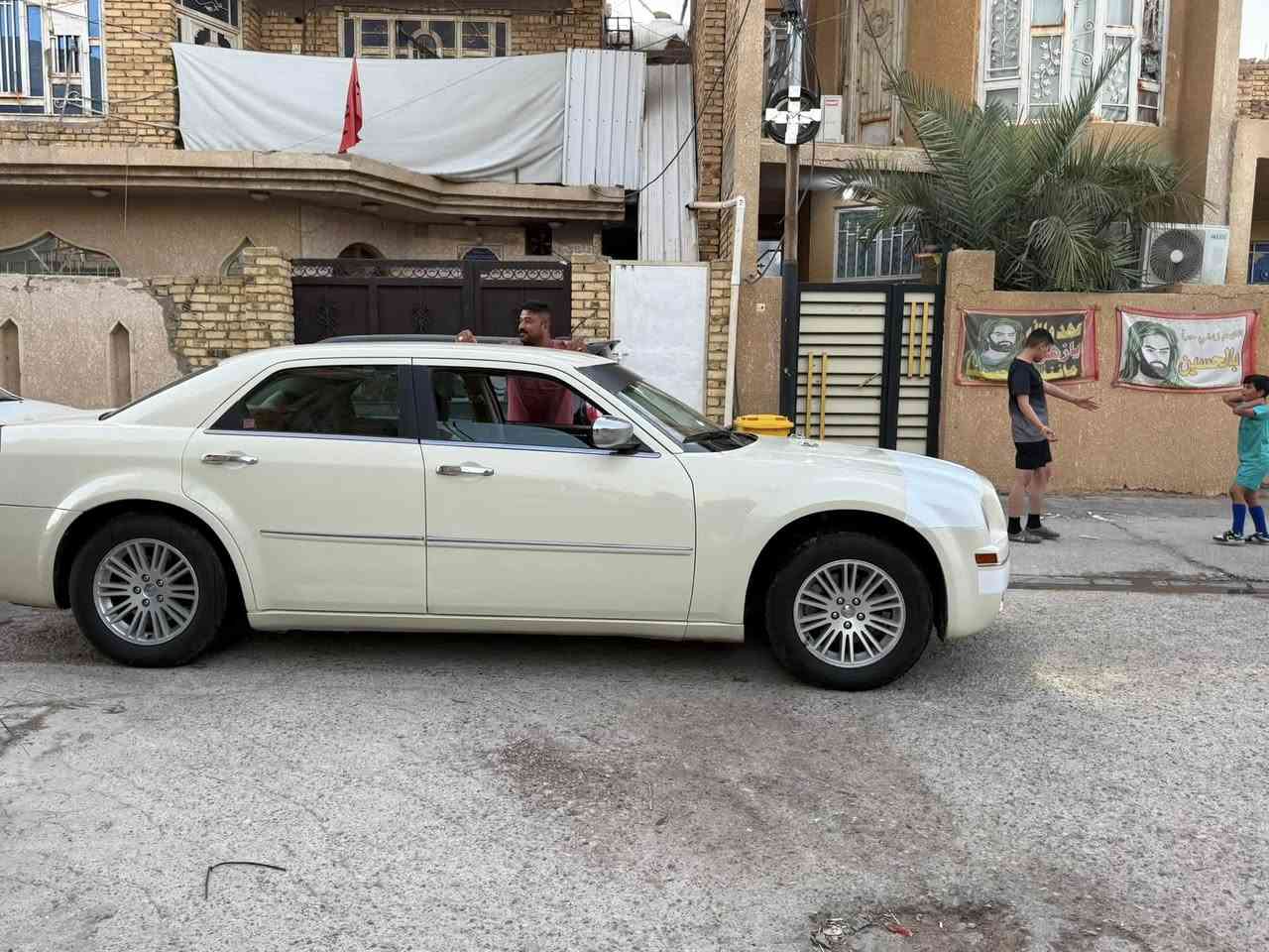 السلام عليكم للبيع اوبامه 2010اصل رقم اربيل ب اسمي تحويل مباشر سونار السياره مرفق بالصور المكينه 3500 اربع جوكات السعر 128وبيه مجال حك الجيه للاستفسار الاتصال ع الرقم *********** او***********

