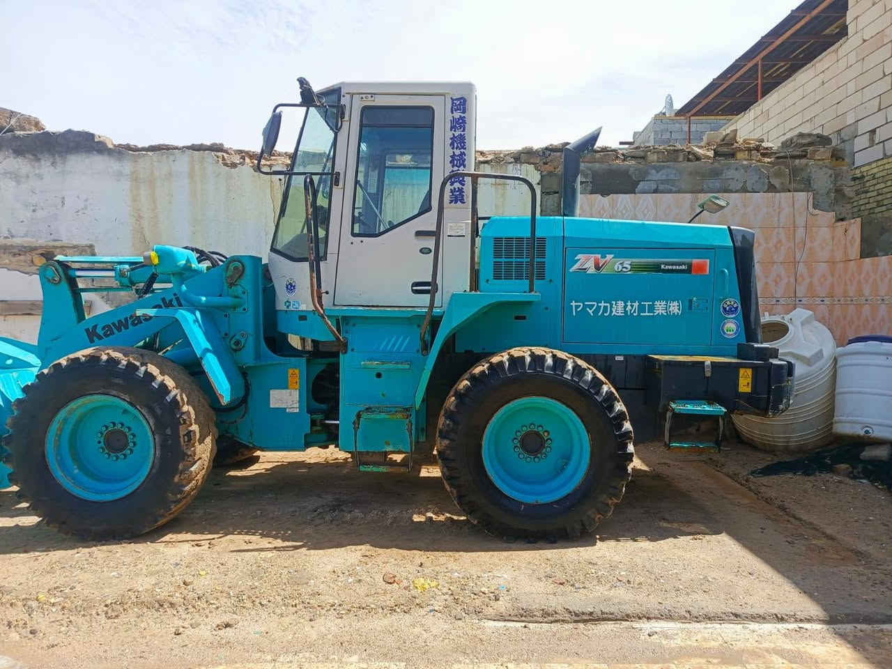 شفل كاوسكي موديل 2010
محرك كمنز بم ونوزل 6سلندر دخول جديد مرقم نجف بسمي مكفول السعر خمس دفاتر وربع بي مجال قليل.  ‏‪0770 393 3259‬‏
