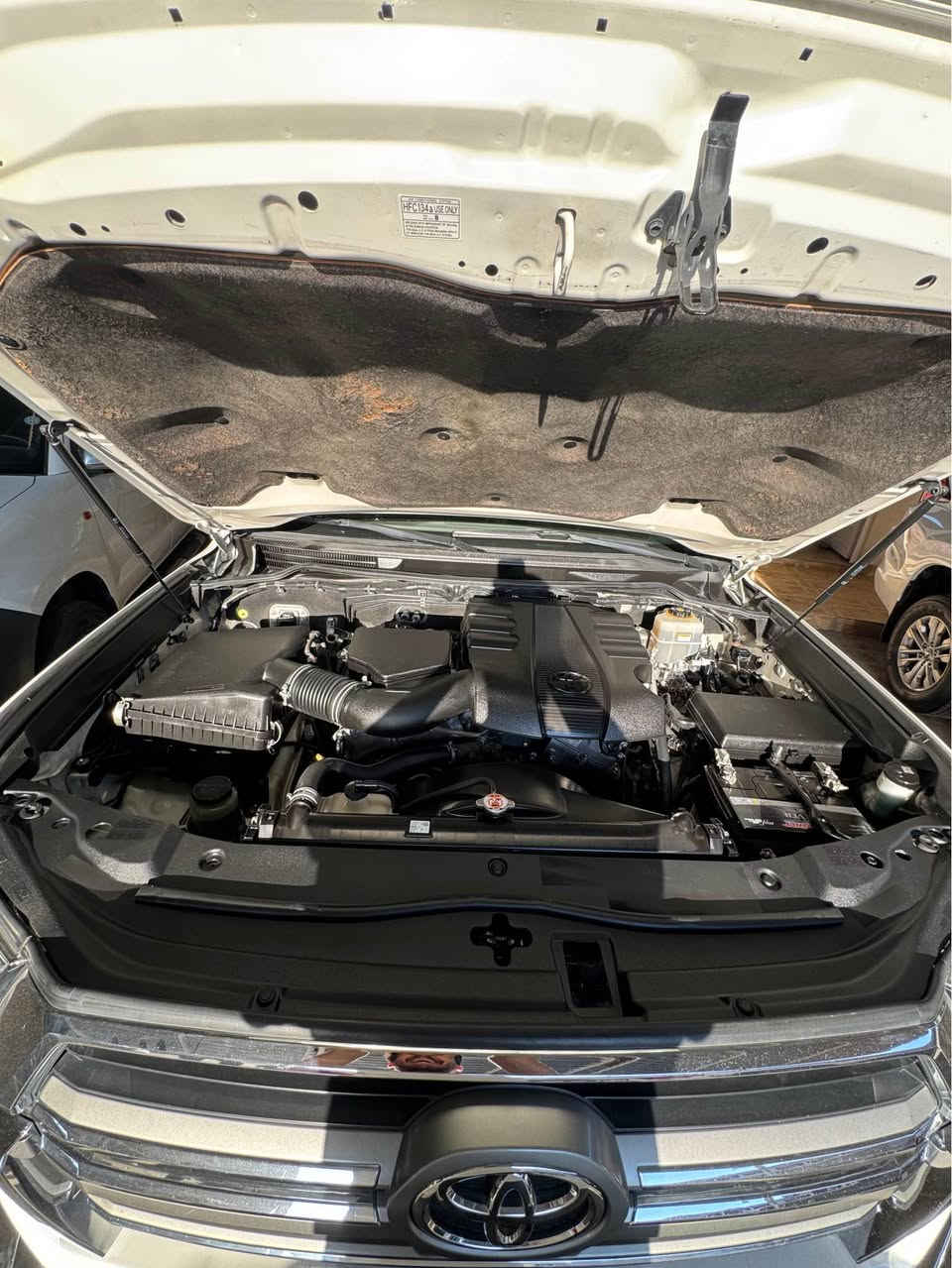 تۆیۆتا لاند کرۆزەر ٢٠١٩ 
Toyota Land cruiser 2019 gxr grandturing
سەیارەکە زۆر پاکە و بێ کێشەیە رەقەم هەولێرە بە ناوی خۆمانە سەیارەکە هی مەحرەز نیە زۆر پاکە و بێ کێشەیە 
دینارێک مەسرەفی تێدا نیە تاخم تایەی تازەی بۆ بەسترایە دینارێک مەسرەفی نیە هەموو گیانی پاکە 
بێ بۆیاخە جێەکی بچوکی ساردی هەیە هی باس کردن نیە بەلام بێ منەتین لە مالەکە ماوەی رۆشتنی ١٩٤ هەزار کم گێر و مەکینە و کارەبایاتی بە شەرتە 
ناو گێجی لگزیزە سندوقی کارەبای و شەفتە دوو بەسمەی شەریکەی لەگەلە شەغالە 
تەقە و رەقەی نیە شەش پستۆنە کوشن جلد و کارەبایە بەرگی ئەسلی تێ گیراوە و بەرگی بیلادیەکەی لۆکە سەیارەکە هەموو گیانی بە شەرتە  
نرخی داوای ٤٨٥ وەرەقە و مەجالێکی کەم سەیارەکە پاکە 
وە تکایە ئەگەر موشتەری نیت سەرمان مەیەشێنە گۆرینەوەش ناکەین 
بۆ زانیاری زیاتر ٥١٦١-٧٠٠-٠٧٥٠ 
سەیارەکەش هی مەحرەز نیە. هی خۆمانە أربيل, العراق


**إذا كنت صاحب هذا الإعلان وتريد حذفه لأي سبب، رجاءا أرسل رسالة إلى الدعم الفني**
