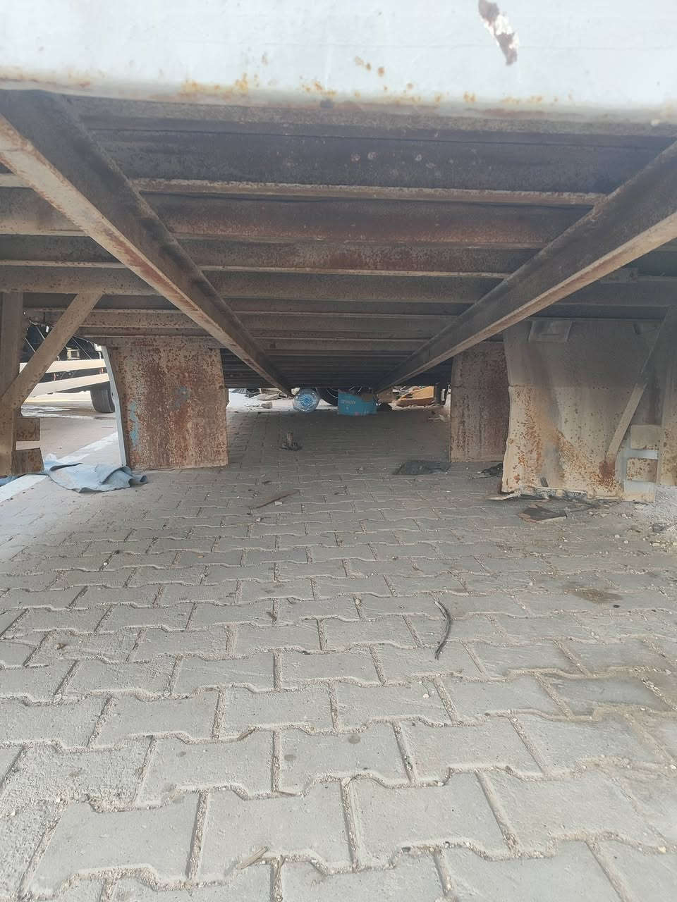 اسلام عليكم بدي فرشه طول 6وربع كله جنل حديدي  لبيع المكان البصره  الرقم ***********
