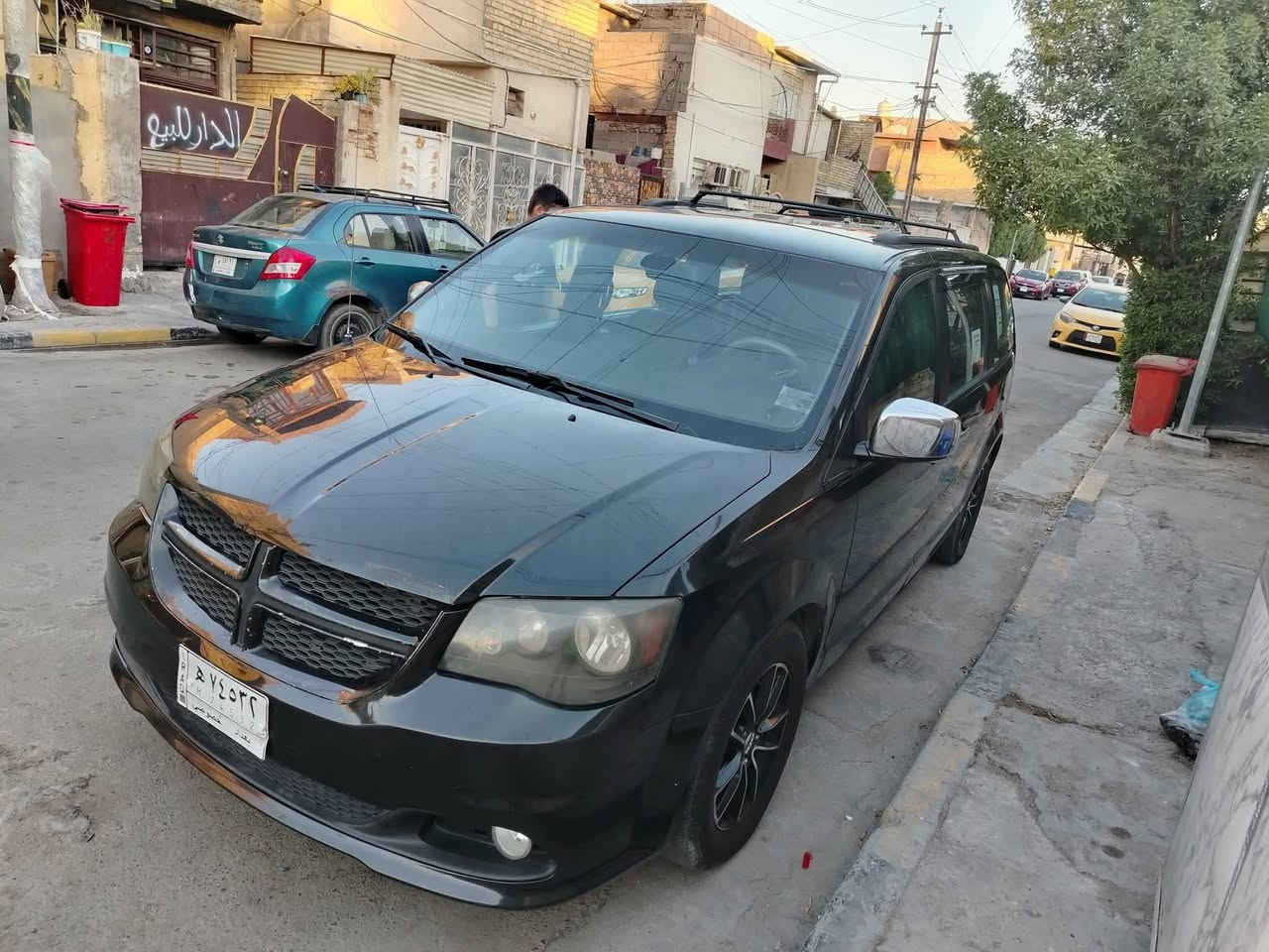 سلام عليكم دوج كرفان موديل 2018 ماشيه ١٧٤ سياره بيها منضومه غاز دبل خزان فول مواصفات GT معروف مواصفاته سياره بيها معجون قليل با لغد ومبدل جاملغ فقط وصبغ قليل با هلال خلفي كله موضح با سونار صدر جديد تايرات جداد سعر ١٦٩ رقم ***********
