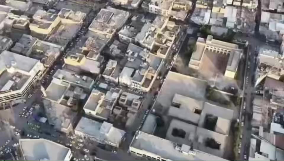 للإيجار أو الاستثمار: 
بناية مميزة في قلب مدينة السماوة تقع خلف مكتب الباحث في شارع الدكتور عبد الحسن مناسبة للعيادات الطبية 
أو شركات أو المكاتب التجارية
للاستفسار الاتصال على الرقم
***********
