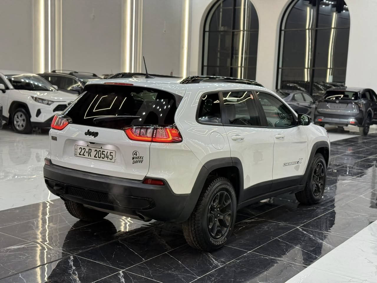 𝟐𝟎𝟐𝟐 𝐉𝐄𝐄𝐏 𝐂𝐇𝐄𝐑𝐎𝐊𝐄𝐄 𝐓𝐑𝐀𝐈𝐋.𝐇𝐀𝐖𝐊-𝐗

جيب شيروكي (TRAIL.HAWK-X) موديل : 2022

اللون : ابيض 

عداد المسافة : 21 الف

حجم المحرك : V6 3.2L ( 6,سلندر )

ملاحطة السيارة ✅🔚(جاملغ وبابين تبديل بيلادي)

بدون دواخل بدون ارباكات 

المواصفات : 𝐓𝐑𝐀𝐈𝐋.𝐇𝐀𝐖𝐊-𝐗

فـــول فـــول مـــواصـــفات 1/1 

فتحة سقف بانورما 
دةبل اكسل : AWD
بصمة ابواب 
بصمة تشغيل 
تشغيل عن بعد (Remote Start)
شاشة كبيرة لمس
كاميرا
هاند بريك بصمة 
اوتو هولد Auto Hold
اوتو ستارت Auto Start
اوتو ستوب Auto Stop‎
رادار امامي (تحديد مسار)
رادار جانبي  (نقاط عمياء)
رادار خلفي (التحذير من الاصطدام)
حساسات امامي
حساسات جانبي 
حساسات خلفي 
نظام Eco
نظام Normal
نظام Sport
كشنات جلد
كشنات كهربائي
كشنات هيتر
تحكمان استيرن
استيرن هيتر
تبريد لمس
تبريد مركزي
صندوق شفط كهربائي 
لايتات ليد عدسة زينون بيلادي
بروجكتر ليد زينون بيلادي
بكلايتات ليد بيلادي
ويل كروم 

وبعد هواي مواصفات…

‏‎تفاصيل اكثر الاتصال علی ارقام التاليه 

‏ WhatsApp - Vibir

☎️***********

☎️***********

عنوان📍اربيل فرع ناقلات 

معرض كاليفورنيا كارس CALIFORNIA Cars🇺🇸🇺🇸
