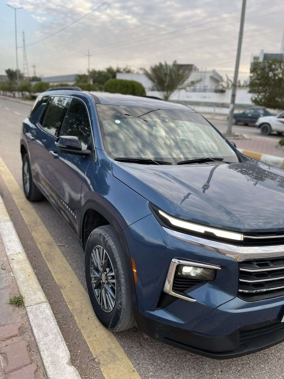 ترافرس 24 LT
معروفه مواصفاتها رقم بغداد ب اسمي ماشية 15 mi جديده بمعنى الكلمه حادثها بسيط جدا فقط باب الراكب بيه صبغ 
السيارة جاهزه وما ناقص اي شي 
للاستفسار ***********
