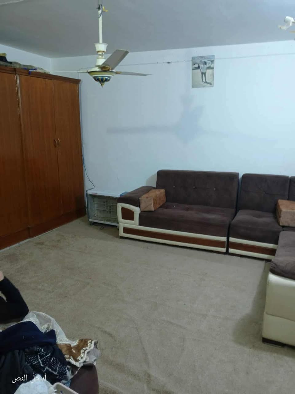 بيت ايجار طابق ونص
بيت 50متر للايجار 
 حي الميلاد مزرعة سيد علي طريق الجنه 🏦🏦

يحتوي على غرفتين وصالة ومطبخ وصحيات 
سعر الايجار 200
للتواصل 
***********
