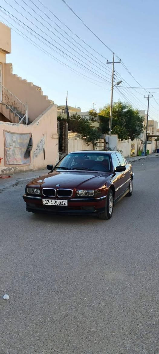 السلام عليكم ٧٤٠ موديل ٩٤ سيارة جاهزه ومكفوله تخم تاير قبل سبوع شادهن  حدادية نقص تبريد رقم مثنى انكليزي تحويل مباشر محرك ٨ مسكر سعرها ٥٥ مع المجال عنوانها ناصريه مركز للاستفسار *********** ترهم مراوس حسب القناعه ملاحظه السيارة حاليا بلا دعامية نفجر بيها تاير وفلش الدعاميه الدعاميه تنزل من سعرها
