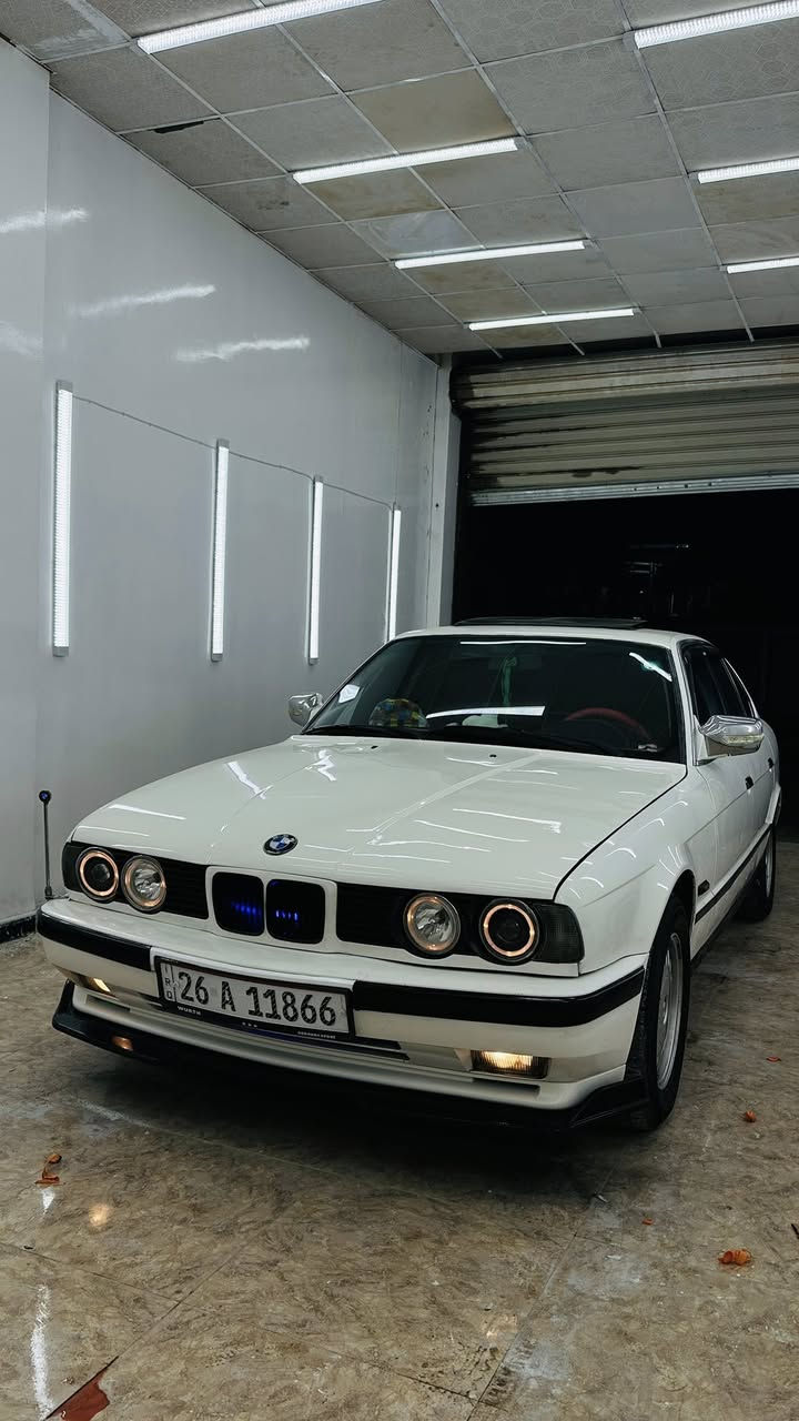 السلام عليكم 

بي ام 525 مكينه مفتوح 
كير ومحرك شرط موديل89
السياره بسمي سنويه وهزه كله جديد
ماناقصها كلشي ترايك وين ميعجبك 
رقم صلاح الدين عنوان صلاح الدين
السعر 55 وبيها مجال 
*********** التصال
بيم بيم@إشارة
