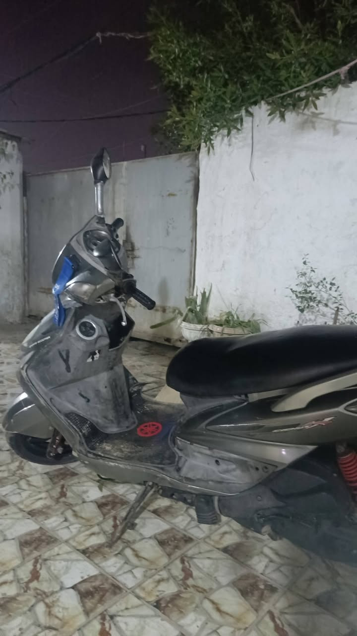 سكنس نضافه فول تراي وين ما تريد سعر 400 وبيه مجال 
***********
