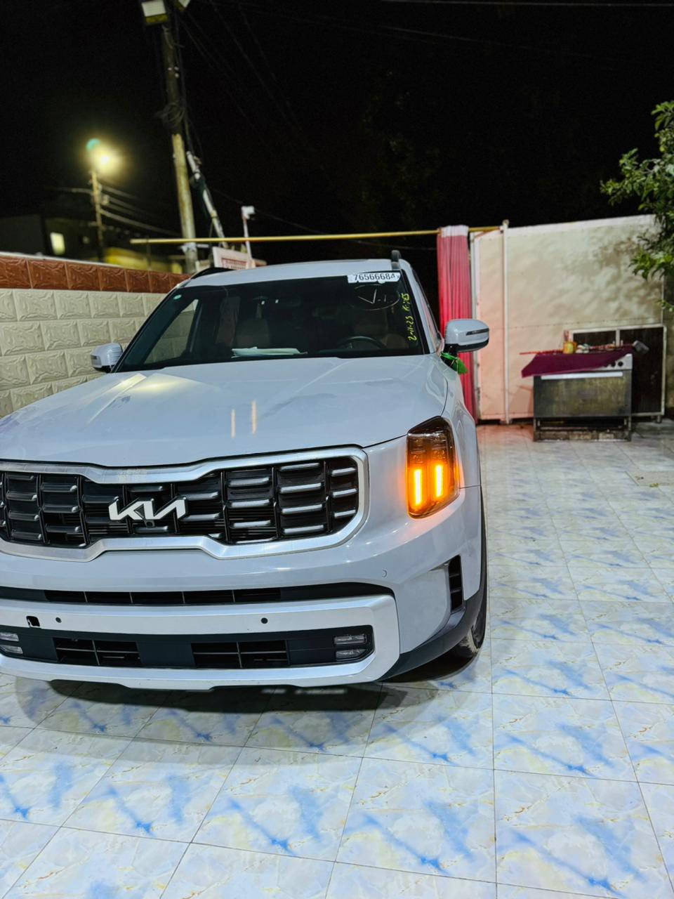 كيا تيلورايد 2023 SX XLIn
1-حجم المحرك 6 سلندر 3800. 

2-عداد المسافة 41 

3-بصمة ابواب وتشغيل عن بعد. 

4-زينون عالي ناصي آصل. 

5-فتحة سقف. عدد٢

6-رادر جانبي مانع اجتياز. 

7-فور ويل درايف 

السياره مختومه XLIN خلف الصندوق والكشنات 

8-تحديد مسار. 

9-كامرات محيطية. 

10-حساس حلفي. 

11-شاشة كبيرة مع كامل ايعزتها. 

12-تدفئة+تبريد الكراسي الامامية. وخلفيه

13-تحكم ستيرن جهيتن. 

14خزن ميموري متكامل 

15-حساس خلفي. 

16-سستم صوت متكامل. 

17-كنترول تبريد خلفي منفصل. 

18-كشن سياحي. Vip. 

19-رادر محيطيه 360 درجه 

20-الكراسي الامامية كهرباء. 

21- ٧ راكب ٣ قطع تبريد. 

22-اشاير مري قابلة للطيء. 

23-مقاعد جلد حار بارد

24- خمس كامرات

25-

*وباقي الموصفات المعروفة في فئة SX XLIn 

السياره فول  مواصفات  

الضررر: فقط بارد حافه البنيد بدون اي صبغ 

 والباقي كفاله

مكان السياره حله مركز مدينه 

309$

 وبیه مجال 

————————————————————————

للأستفسار اكثر واتساب ***********

ملاحظه شباب السياره حادثه ورقم شاصيها كدامك غراضها لاماميه نصها جايه ويها بس شد مشدوده ونص اشتريته منا 

شوفها ودكها وين ما تريد وتاكد منها وتصل سعرها بيه مجال السياره بدون رقم تترقم جميع المحافظات
