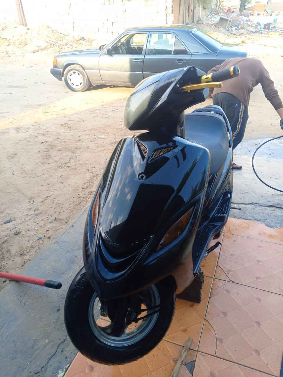 شباب سلام عليكم دراجه هاي للبيع منو يشتري سعر 250 وبيها مجال والله هيه تسوه حته 500 بس مستعجل لان اريد اروح زيارة ما عندي فلوس:: شراي يجي هاذ رقمي ***********تصال وتساب
