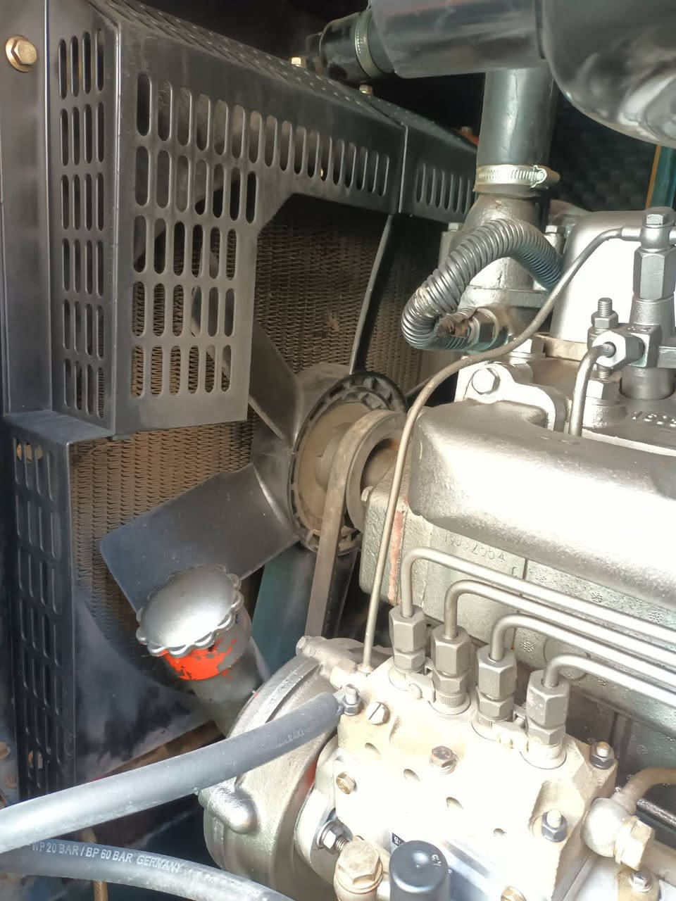 مولد بيركنز صيني 4 سلندر اخو الزيرو ساعات العمل 700 ساعة فقط وضع الشركــة توليد 30KVA شرط الشغل وشرط الفحـص العنوان اربيل للأستفسار *********** يوجد توصيل لكافة المحافظات وبضمان 🚚
