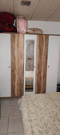 غرفة • نضيفه • ما بيها كسر