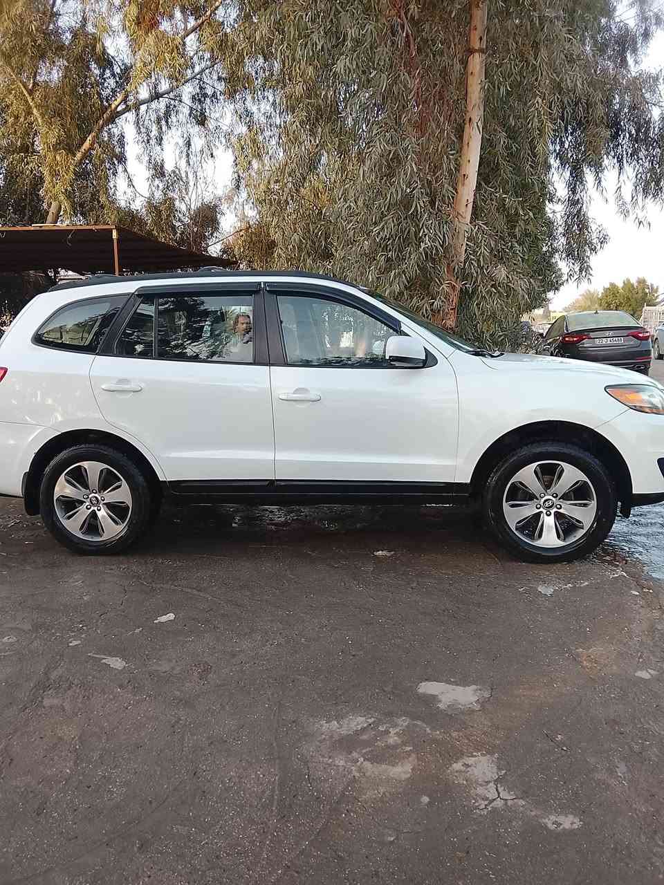 السلام عليكم سياره سنتافي موديل 2009 رقم بغداد دولي سنويه باسمي مكان سياره بابل سياره وارد امريكي مصبوغه حزام بدون دواخل محرك 2700 6 سلندر سياره جاهزه على 24 حبايه للبيع او مراوس السعر 125   تخم تاير جبلي لايت سنون  ***********
