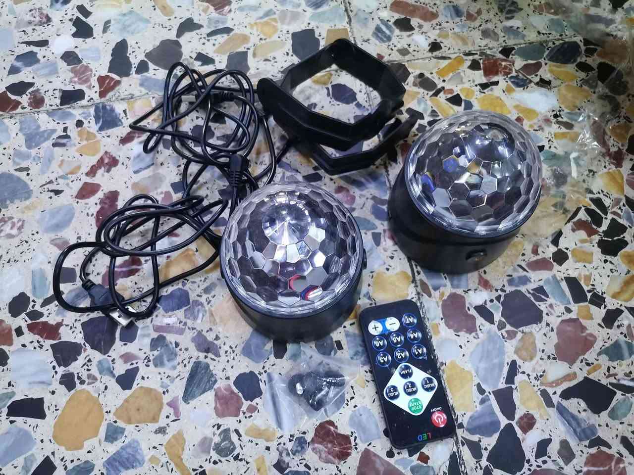 نشرة ثنائية مع ريموت تحكم و تغيير الوان... السعر 8


**إذا كنت صاحب هذا الإعلان وتريد حذفه لأي سبب، رجاءا أرسل رسالة إلى الدعم الفني**