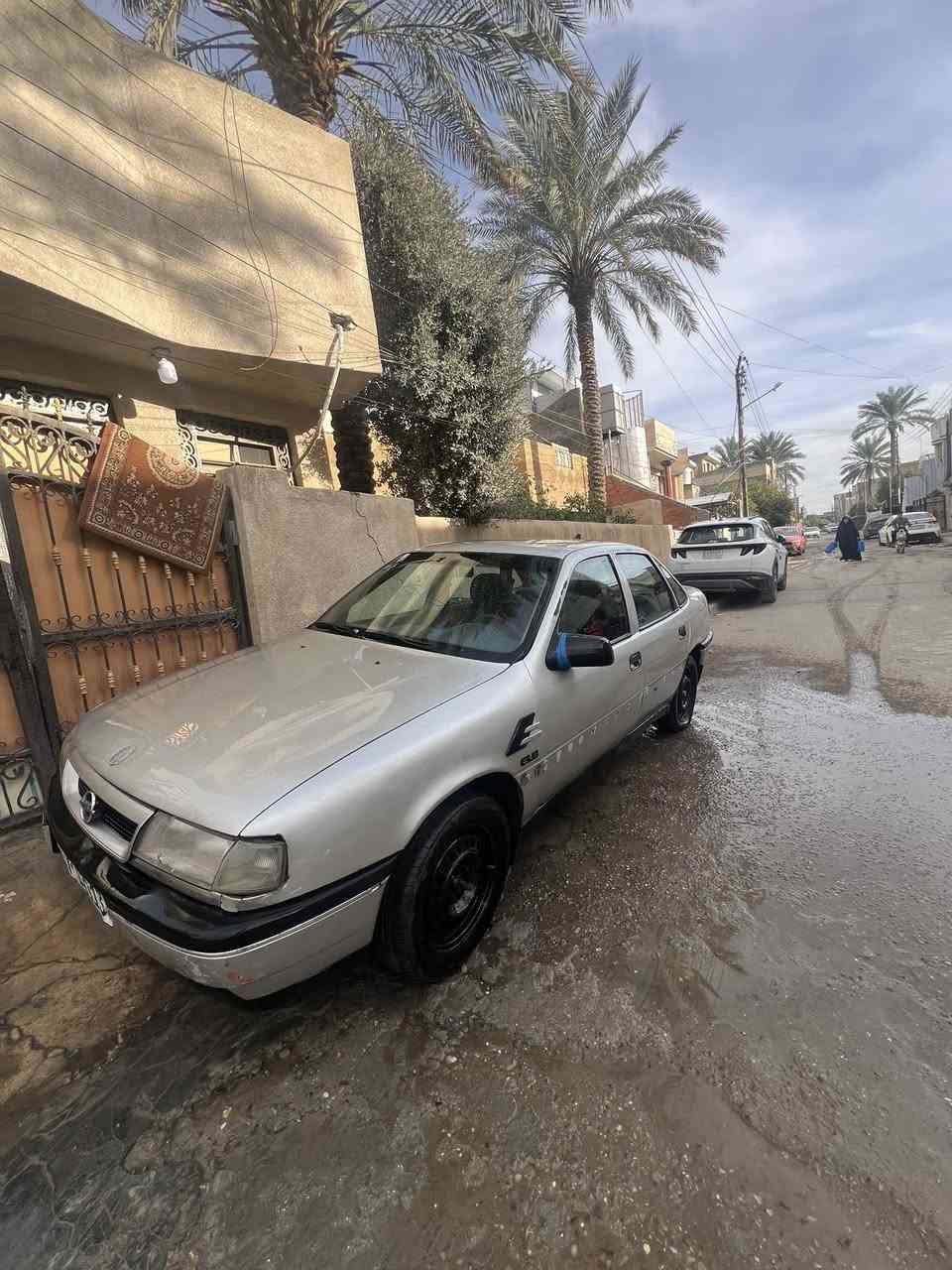 اوبل فكتره موديل 1991 
كايمه المكينه السياره متشتغل السعر 24 
***********
