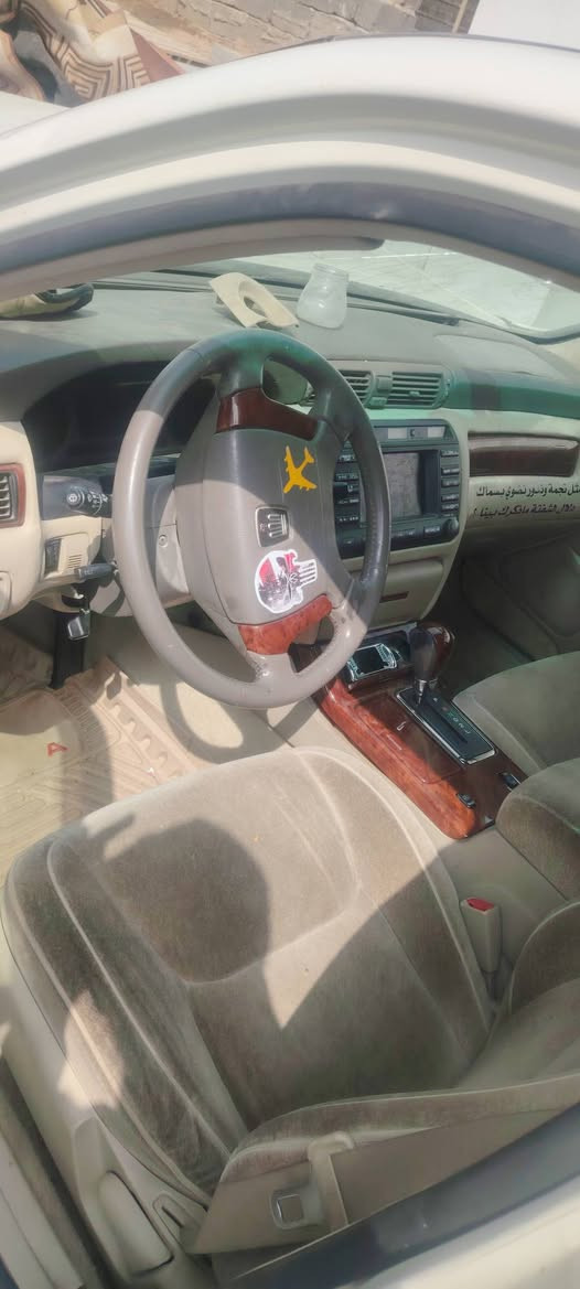 اسلام عليكم ملكه ٢٠٠٣ مكينه وكير مكفولات بيها كصتين مشتغلينها باجات متومه شغل مضبوط السياره دكمتين كرستال اصل البصره القرنه *********** ٣٠ وبيها مجال
