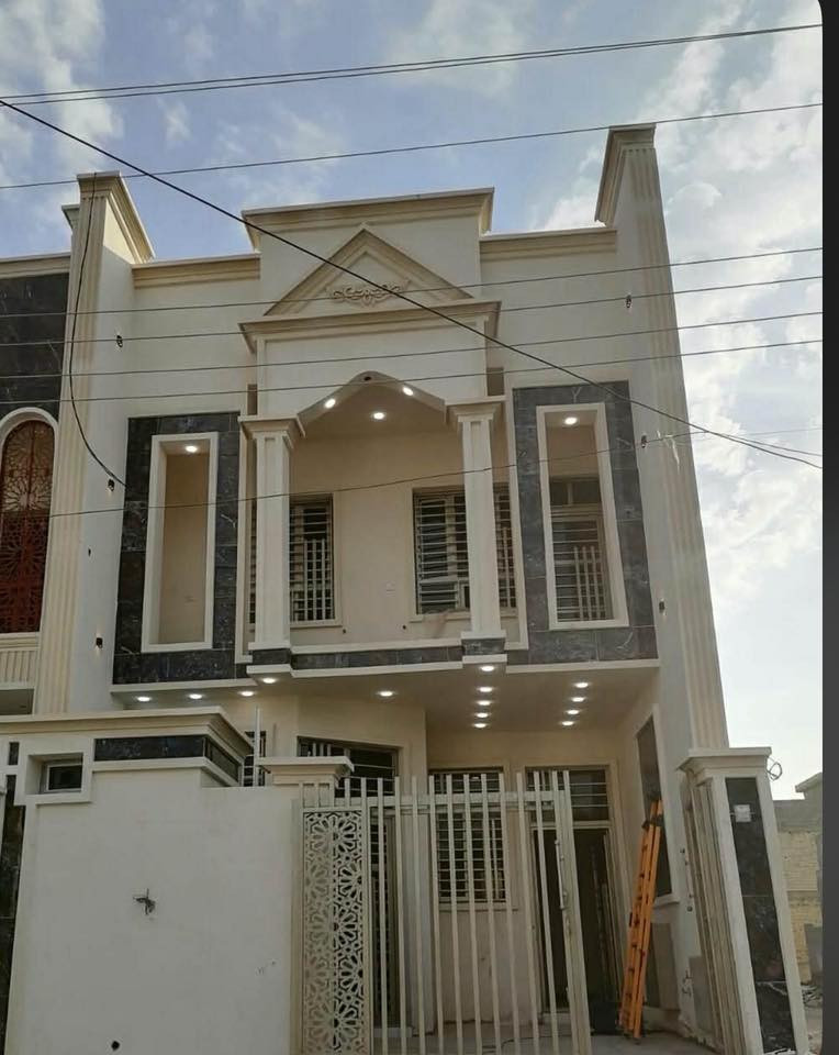 مشتمل للبيع او الايجار  بناء حديث 2025 مكون من 3 غرف و3 حمامات وجه فرع منطقه ال19 خلف مجمع البرديني ونهاية شارع مدرسع الاعظمية 
*********** الرجاء عدم دخول مندوبين او وسيط 
ملاحظة عائلة صغيرة وايجاره -400
