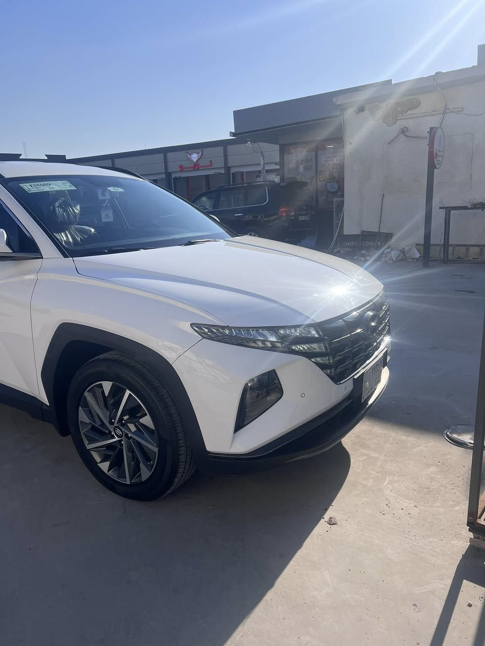 السلام عليكم هونداي توسان 2023 خليجي  بيهه بارد بل باب الخلفي بل داير والباقي كفاله سعر 210 
***********
