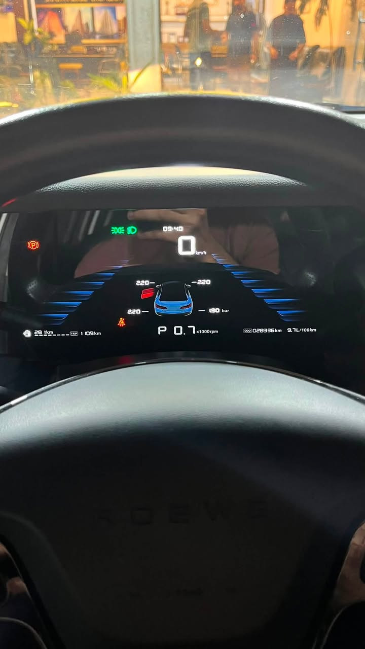 السلام عليكم للبيع MG5 ROEWE موديل 2024 سنوية بسمي رقم دهوك فول مواصفات مكفولة كفالة عامة عدى طخة بسيطة بالباب عكس السايق
 عداد المسافات 28 كيلو حقيقي قابل للزيادة
المواصفات :
محرك 1500/ كير اوتود /دواخل جلد/ سنتر لوك/ مدخل AUX امامي وخلف / تبريد قطعتين/ تدفئة/مقاعد رياضية/ أكياس هوائية تحكم مقود / مصابيح نهارية ومصابيح لد/
جام كهرباء ٤ ابواب/ نظام انذار/ حساسات خلفية وامامية/ دخول بدون مفتاح/ بصمة عدد 2/ فتحة بانوراما/ اشاير بالمري/ اندرويد اوتو/ نظام خرائط/ أوامر صوتية/ شاشة وسائط/ بروجكتر/ نظام ABS/ بلوتوث/ كاميرا درجة °360/ ابل كار بلاي/ حساس ضغط الاطارات/ مثبت سرعة وبعد عدة مواصفات مذكرتهن
السعر 103 ورقة وبيها مجال
مكان السيارة بغداد بسماية
***********
