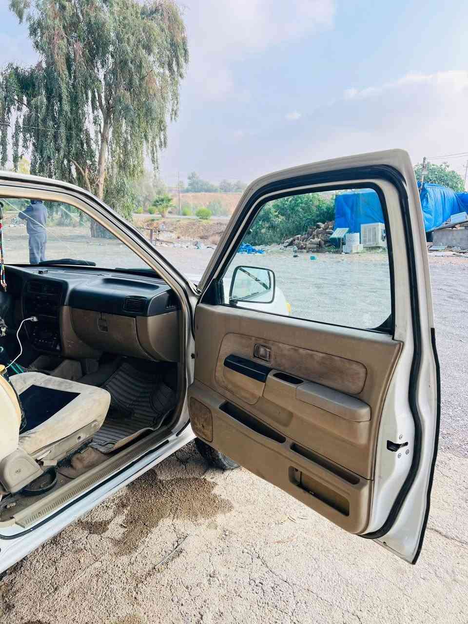 السلام عليكم نيسان كير ومحرك وصدر وتايرات كله جدد سياره حيل حلوه للبيع أو مراوس السعر ٤٠وبيه مجال 

ملاحضه السياره بدون كص السياره حبل صاحبه ماندله مكفوله دوله وعشائر ***********
