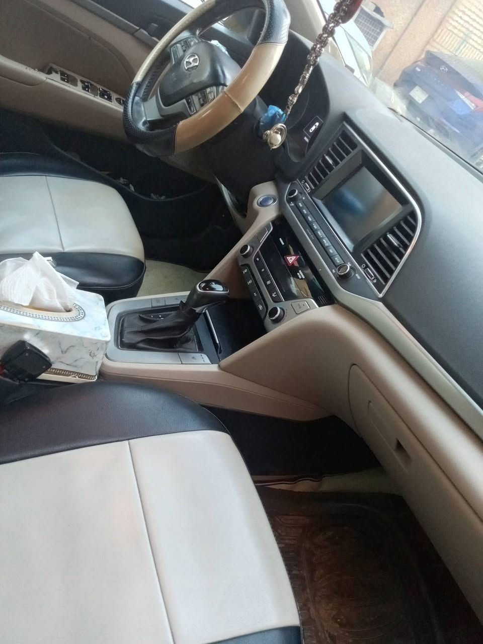 النترا 2018 فول بصمة استيرن تحكم كامرة دوارة فتحة نضيفة السيارة وبأسمي ومصفرة من غرامة وهيئة 
باسمي تحويل ثاني يوم 
حادثها موضح بصورة 
***********
