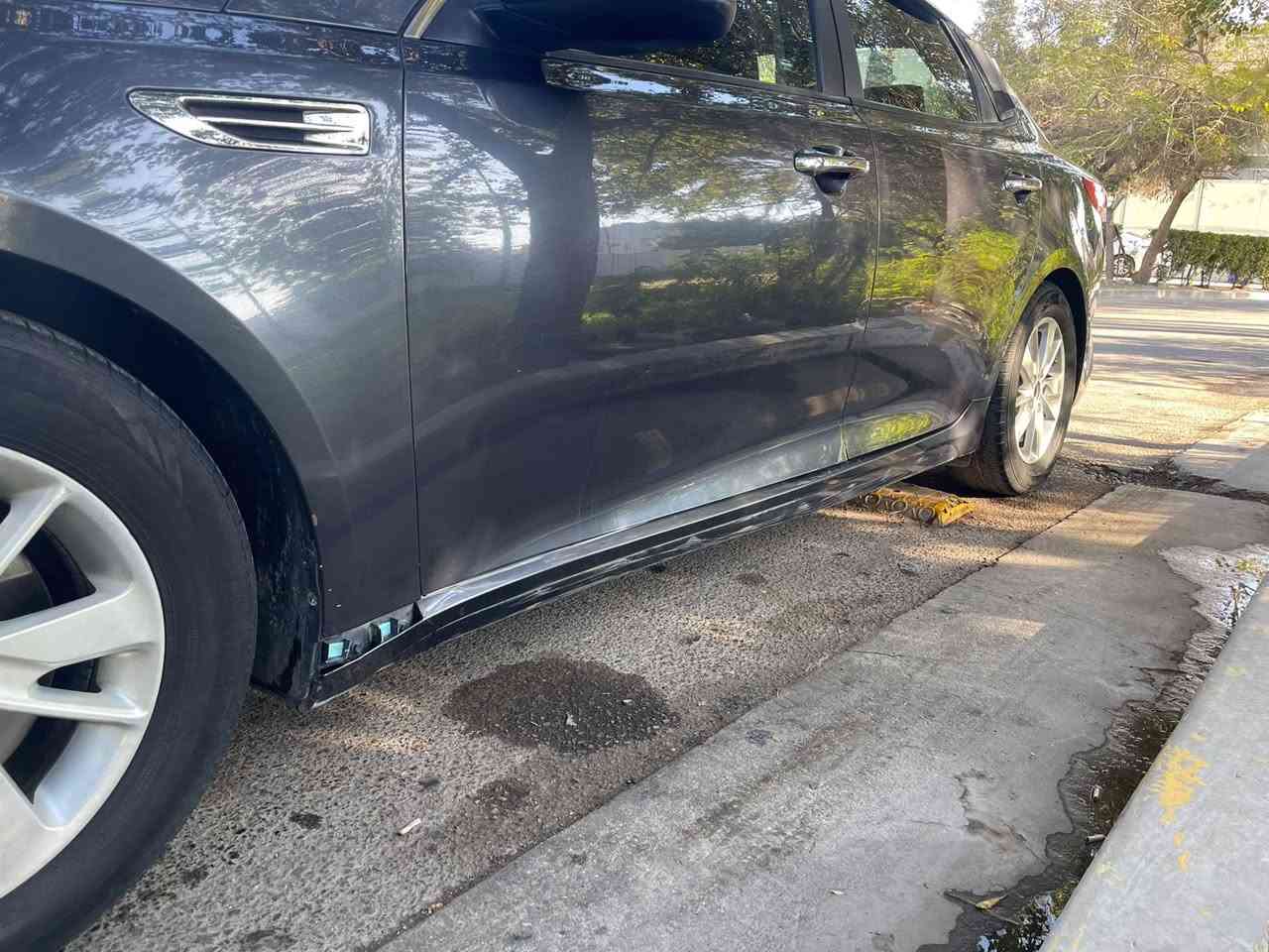 للبيع:
اوبتما 2017 FE 
حادثها بامريكا صندوك 
وبالعراق بابين عكس سايق وجاملغ خلفي مرشوش
Gdi 2400 
ماشيه 112 الف ميل 
شاشه صغيره 
اشاير بالمري 
والمواصفات الباقيه معروفه 
السياره حيل نضيفه استعمال شخصي لدوام
السعر: 125 ورقه  
للتواصل :***********
