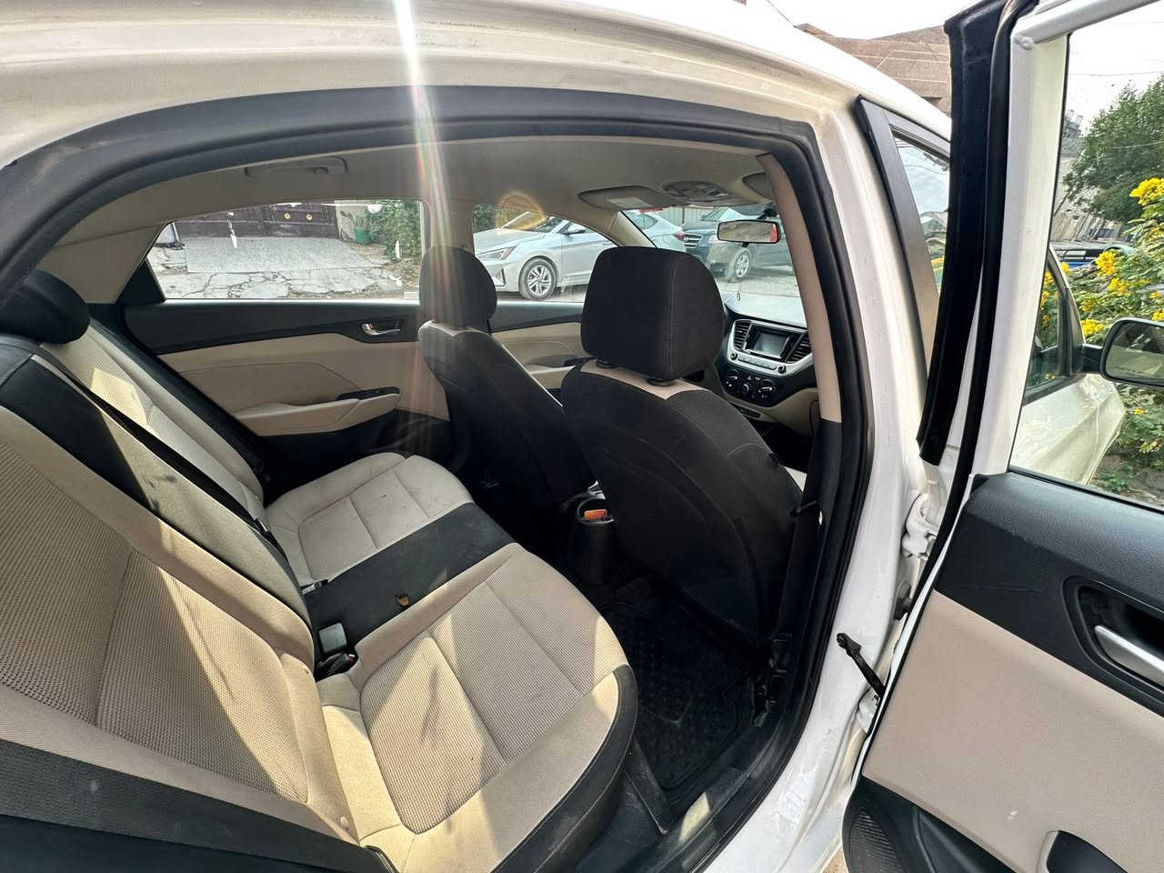 سلام عليكم
2022 نص دعاميه صبغ فقط 
ماشيه 30 الف جديده تخم تاير جديد 
ترقيم هم جديد 
البنيد شبر بارد فقط مكينه دوش
شاشه وكامره خلفيه وكروس سرعه تحكم جهتين
للاستفسار ***********
سعرها 130
