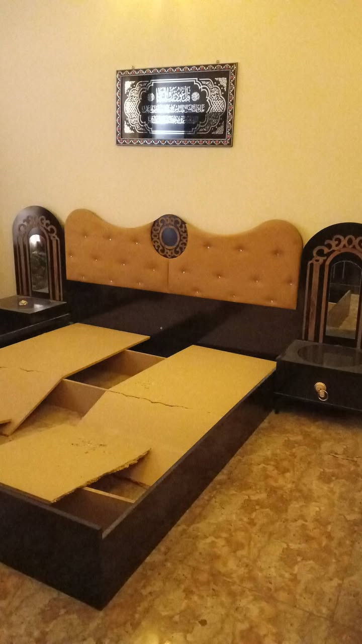 غرفه تركيه للبيع 6 قطع مكاني بغداد البلديات السعر ب250 الف وبيهه مجال اتصال ***********
