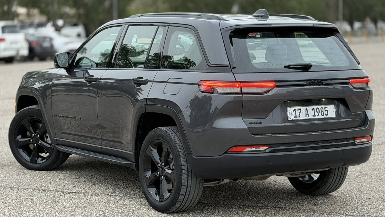 سلام عليكم ..
جيب التيتيود ( خليجي )موديل 2024 وكالة هارلم 
السيارة اخت زيرو ماشية 3000 فقط 
مكفوله كفاله عامه ماعده شبر بارد باب خلف سايق 
الباقي كفاله حته من شخط 

مكان السيارة : بغداد السيدية 
استفسار اكثر ***********
رقم مثنى الجديد مميز 1985 بأسمي 
 مشروع وطني تكدر تحولها داخل بغداد هزه و سنويه جديد
 - محرك كير على وضع الشركة السيارة من زيرو على ايدي
السبير منازل كاعيات شركة بالجيس ما مشدوده جك عدات ب جيس

معروفة مواصفات التيتيود : 

محرك 6 سلندر 3600 , السيارة 5 راكب دفع رباعي 4x4
داخل اسود كشنات مخمل و جلد ، فتحه سلايد روف 
دخول بصمه تشغيل بصمه تشغيل عن بعد صندوك كهرباء 
كير ماوس ستيرن مطرز جلد + تدفئه ستيرن 
رادار امامي حساس خلفي رادار خلفي نقط عمياء تنبيه خروج عن المسار
داخل اسود كشنات مخمل و جلد ، فتحه سلايد روف ، شاحن لاسلكي
شاشة جبيرة تدعم ابل كار بلي ، تبريد شاشة ، كشنات تدفئه 
فول تحكم ستيرن ، سايد بريك بصمة كشنات كهرباء 
انضمه قيادة،  كيجات دجتل عرض ضغط الاطارات وبعد اهواي مواصفات …
