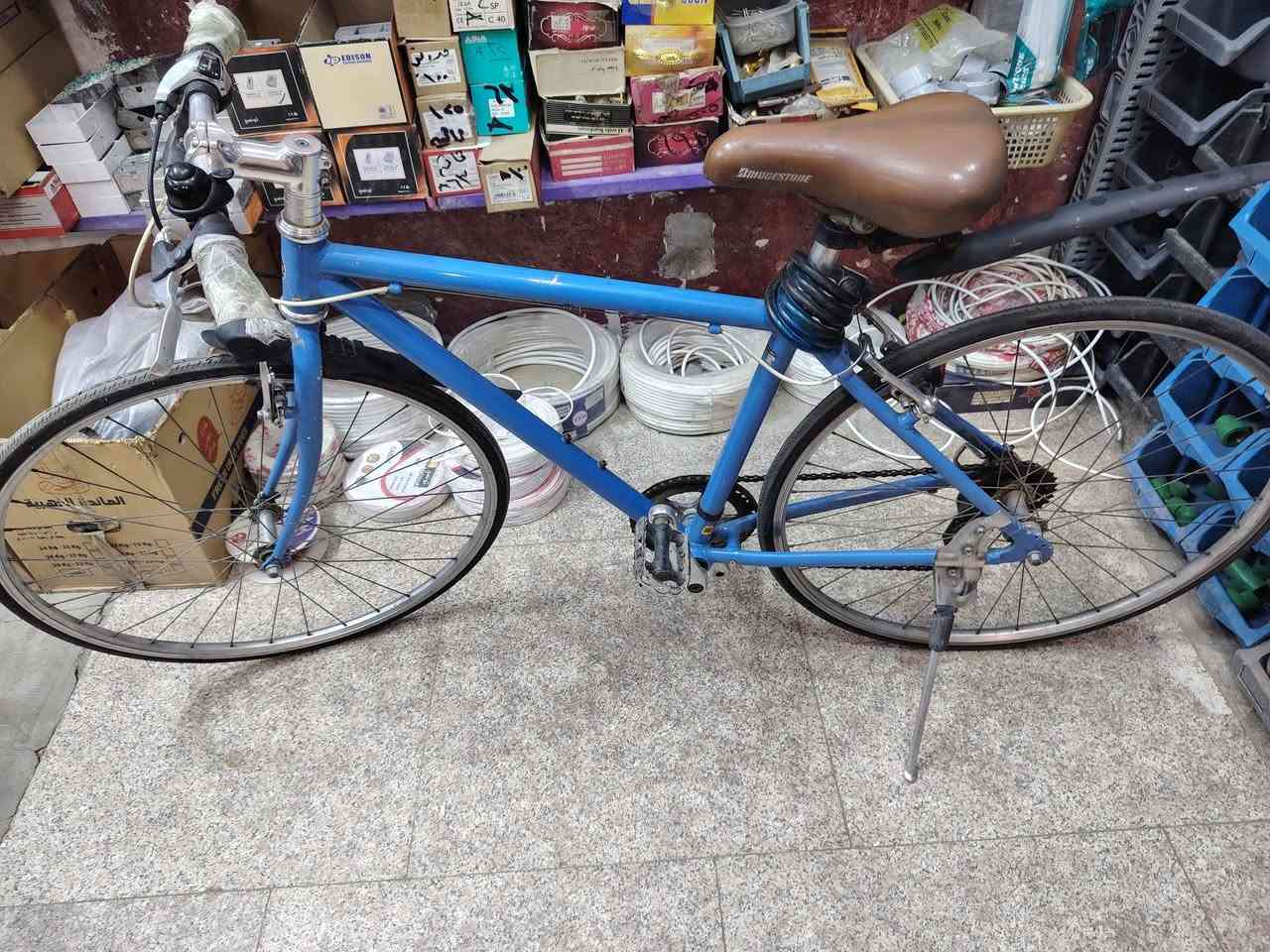 السلام عليكم.
بايسكل c700 حجم ٢٦.
شركه WEEKEND BIKES
هيكل الالمنيوم مقاوم للصدأ
غيرات خارجيه ٧ سرع
مناسب للمشاوير وخفيف ومريح
السعر 130. مكاني بغداد
للاستفسار /***********.
