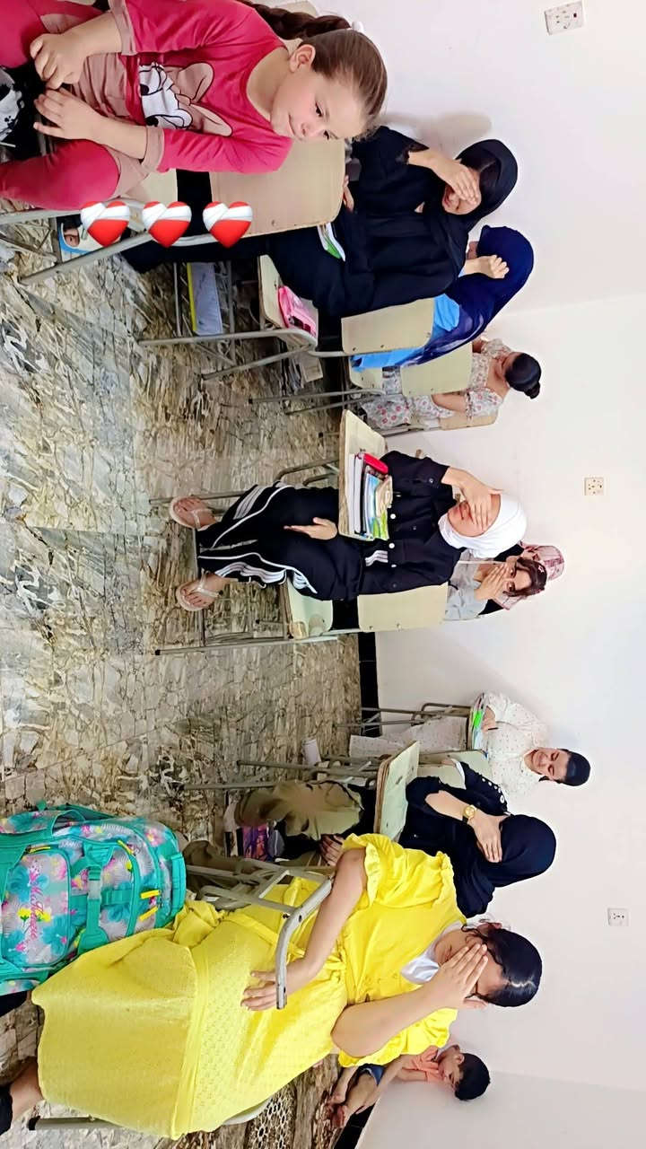 بسم الله الرحمن الرحيم
إلى أهالي المنطقه الكرام بمناسبة اقتراب الامتحانات الوزارية 
يعلن🌹 معهد الغرير للتدريس الخصوصي 🌹 
عرض خاص لطلاب الثالث متوسط الدور الأول مراجعه مركزه لجميع المواد بأسعار تنافسية 
🌹 انكليزي 100 ألف 
🌹 عربي+100 ألف 
🌹 رياضيات 150 ألف 
🌹 احياء 100 ألف 
🌹 كيمياء 100ألف 
🌹 فيزياء 100 ألف
🌹 {اسلاميه +اجتماعيات} مجانا🎊🎊🎁🎁🎁 
🎊 يوجد لدينا خصم للاخوه والعوائل المتعففة وذوي الشهداء والايتام🎊 
العنوان نهايه حي اور السده الغرير نزلة سرايا السلام فوق دلالية الغرير 
للاستفسار الاتصال على الرقم التالي 📞 📞 📞 
***********
