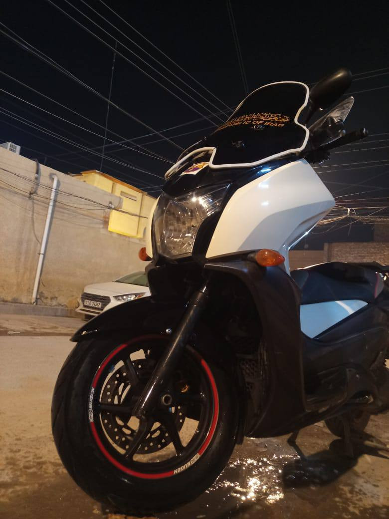 السلام عليكم
دراجه فاز. رمبه. صارلها. 25 يوم. 

S7

بيها 3 انضمه قياده. 

رقم بغداد 

الشراي يخابرني. ***********
