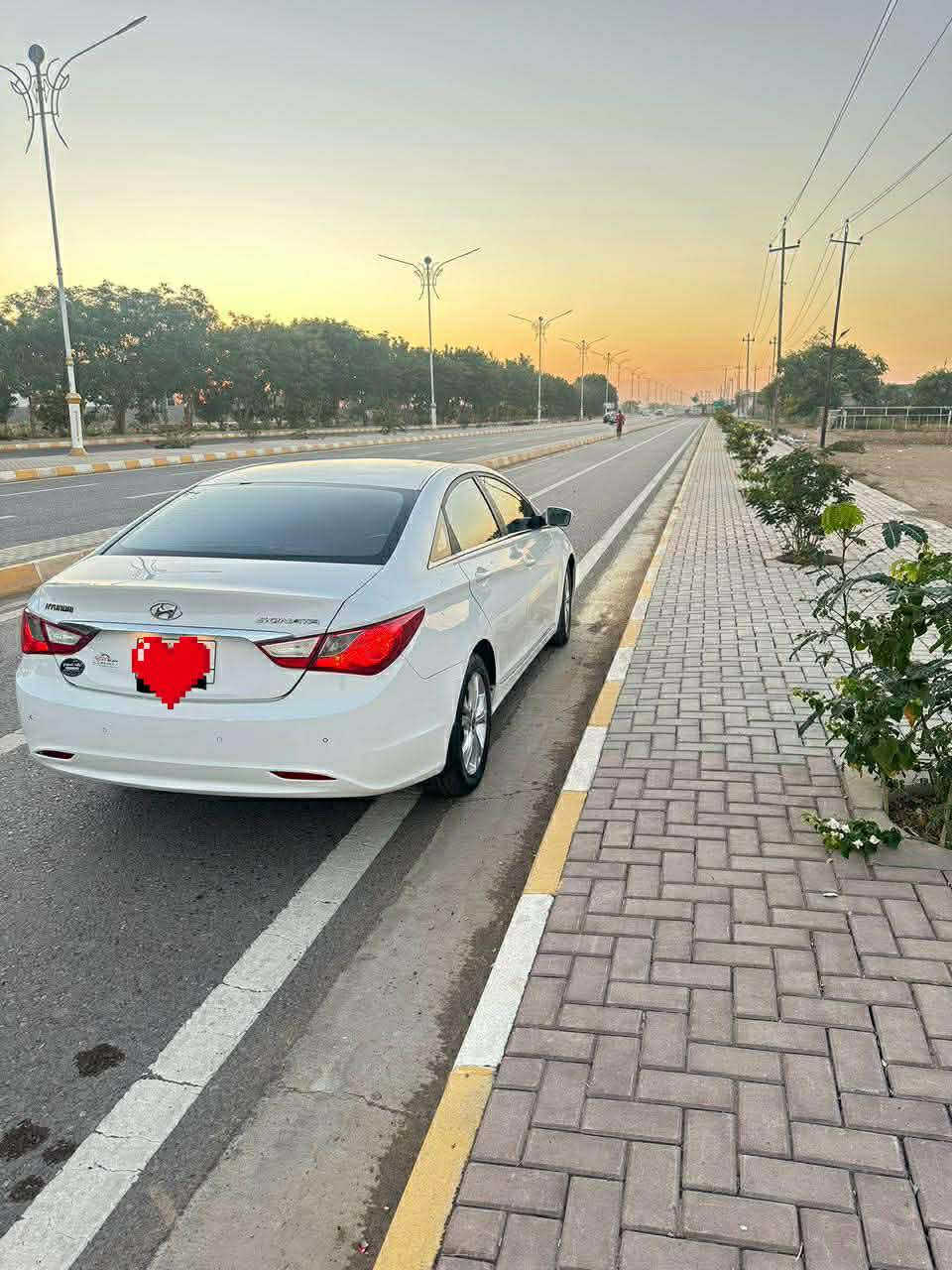 السلام عليكم 

للبيع سوناتا خليجي 2013 رقم بغداد 

السياره بيه صبغ 3 قطع رش فقط ￼

تبريد تخم تاير صدر كله جاهزه  

 حلوه وجاهزه محرك كير خير من الله محرك مامفتوح 

السعر 122 بيه حك الجيه
 مكاني السياره صلاح الدين بلد 
رقم لهاتف 
***********
***********.
