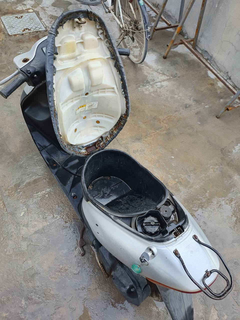 السلام عليكم
بيع دراجة نارية سازوكي 60 
السعر 225 الف دينار وبيه مجال
السرعة 60km 

العطلات:

الكابريته رايدلها تنظيف 

لبريك الگدام مكسور 

الباقي كلشي نظيف

للتواصل: ***********

العنوان: البصرة_ابو الخصيب_طريق الصحراء
