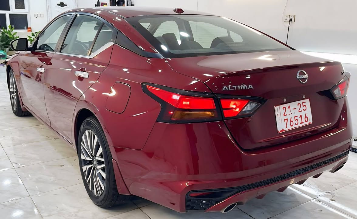 NISSN ALTIMA   SVplus  2024
السعر  173 $$
اللون ماروني
حادثها موضح بالمنشور 
بونيد صبغ فقط
المواصفات الفئة ال SV plus
سقف فتحه
شاشه لمس ايباد
رادار امامي + رادار جانبي + توقف ذاتي
كشن هيتر 
شاشة ذكية + مخرج usb عدد 2 + مخرن taypC 
عداد المسافة :- 12 الف ميل 
لايت زينون + ليد نهاري 
 كشن السائق كهرباء
كاتي تترقم شمالي
 + بصمة تشغيل + تشغيل عن بعد
العنوان كركوك
رقم الهاتف :-  ***********
