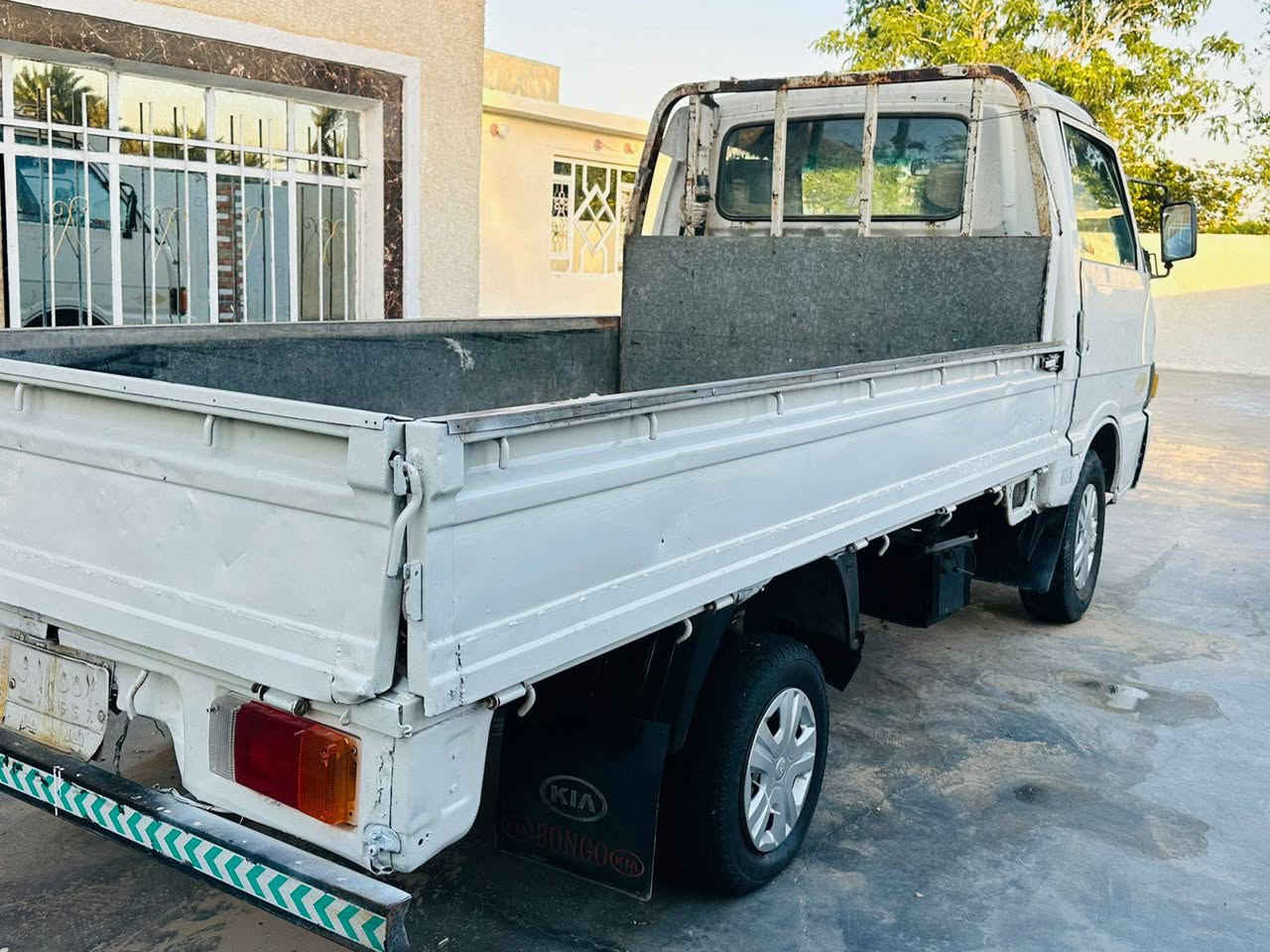 سلام عليكم كيه حمل موديل 1993
رقم بغداد الماني تحويل مباشر 

مكينه كير نضيف 

رقم شاصي واضح شاصي نضيف 

تخم تاير جديد اكسل نضيف 

صدر امامي وخلفي نضيف 

كهربائيات شغاله تك قماره 

العنوان تقاطع لنهروان جسر ديالى جديد 

السعر 28 

التصال *********** ***********
