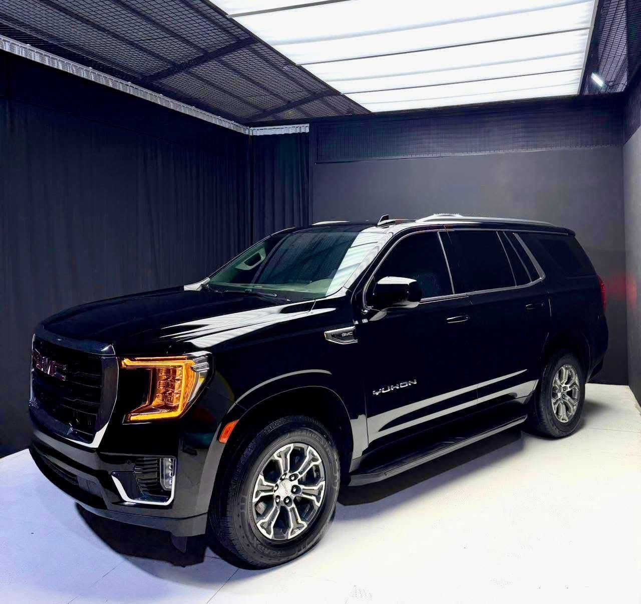 السلام عليكم اخوان 

السعر455 قفل بدون عمله مابيهه مجال ولا ورقه الي تعجبه بالخير عليه وماكو هيج سعر بال العراق 

مرقم بغداد 

جي ام سي يوكن .2024خليجيه وكاله المنصور كفاله عامه 

مكفوله مو الصبغ وتبديل ولفتح ولبارد ولدبل كوت 
ماشية:75الف

بدون صبغ ، بدون شخط محرك وكير بلاد وممفتوحات  : 5.3 لتر 

‎عدد الاسطوانات : 8 سلندر 
‎القوة الحصانية : 420 حصانية 
‎الكير بوكس : 10 سرعات 

مواصفات 
‎نظام هيدروليك 
‎دخول ذكي للسياره ( بصمة )
‎شاشه اماميه كبيرة
‎كامرا خلفيه بالمرايه
‎ثلاث قطع تبريد
‎بصمه + بصمة ابوب 4
‎صندوك كهرباء
‎هند بريك بصمة
‎استيرن كهرباء
‎اتو ستوب
‎حساسات خلفي امامي
‎كشافات
‎لايتات لد + فول زنون
‎بكلايت لد خلفي
‎سبعه راكب
‎داتو شو
‎فول تحكم ستيرن
‎وبعد بيهه مواصفات 
مكان السياره بغداد 
***********
