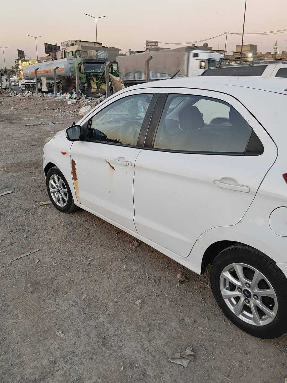 فورد فيجو 2019 السيارة بيهة عطل متشتغل ابيع على وضعيتهة 50 ورقة رقم بغداد ***********
