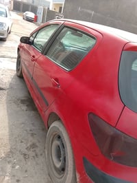 سياره بيجو فرنسي للبيع حجم ٣٠٧ موديل ٢٠٠٥ رقم بابل انكليزي بسمي هزه جد...