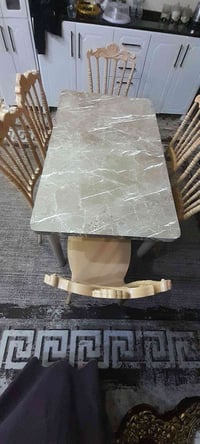 للبيع ميز طعام ست كراسي جديد نضافه ٩٩% لصغر مكان اريد ابيعه سعر ١٢٠ وس...