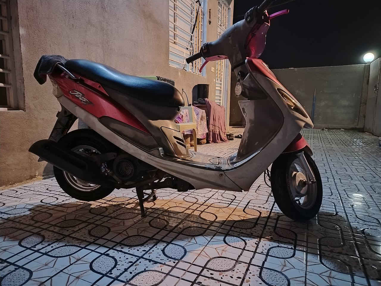 سلام عليكم ماكس منغولي بلاديه دراجه كفاله عامه من التاير للتاير كله شغال بيه ماناقصه برغي مكينه خير من الله نوعمه ولا تبخير ولا تنقيص تجي واشوف بعينك وغير هذه الحجي تاخذه وتروح بلاش سعره 700 وبيه مجال مكاني بابل سياحي 
***********
