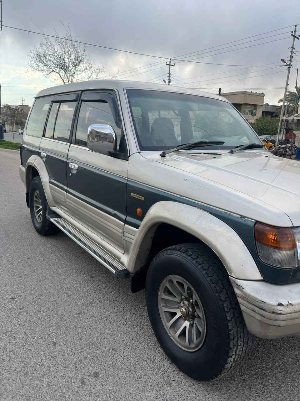 للبيع 
مسيبوشي باجيرو موديل 1991 الون ذهبي رقم صلاح الدين مشروع وطني بشرط التحويل والغرامات محرك كاز وبيها حصه كاز الكير عادي دفع رباعي 5ويل كروم بلادي سياره اي طخه ما بيها صدر امامي خلفي جديد باتري لوك كهربائيات كلها على وضع الشركه السياره ما بيه اي نقص عنوان السياره في كركوك السعر بيع سريع ومستعجل 48 ورقه وبيها مجال وشايف خير الي يأخذها 
***********
