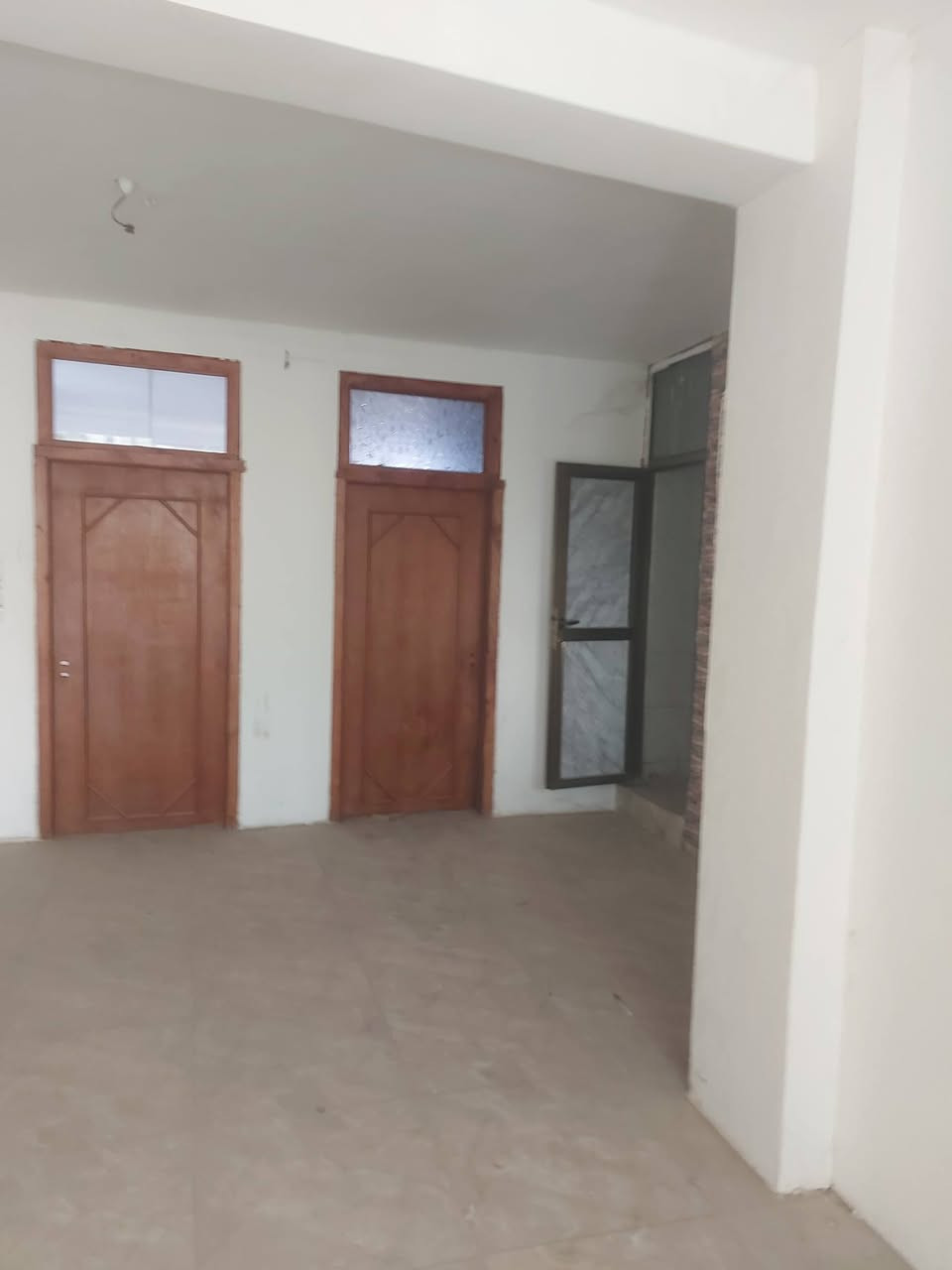 السلام عليكم دار للبيع ثلاث طوابق مساحته ٧٧ونص الكاظميه منطقة الشيوخ بصف الركن موقع تجاري سكني كل طابق معزول عن الثاني للاستفسار عل خاص او اتصل 
***********
