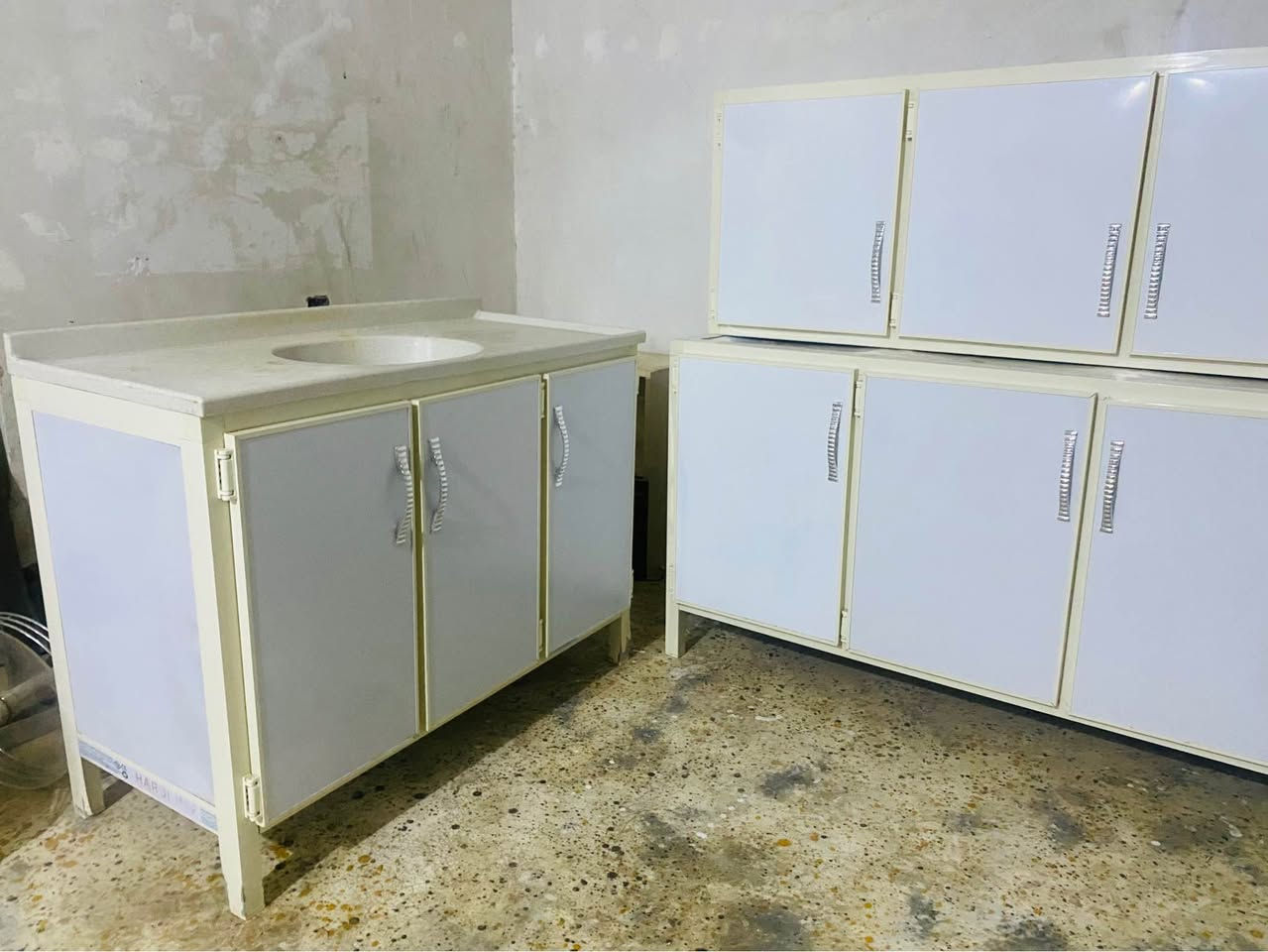 مزاد انس الوندي 

كاونتر المنيوم مترين وسنك متر و20 سم مرمر كلش نظيف سعر 200 الف وبي مجال بسيط 

عنوان بختياري اول شارع السيطره قبل خليل ابو باله 

رقم هاتف 📞  *********** خناقين, ديالى
