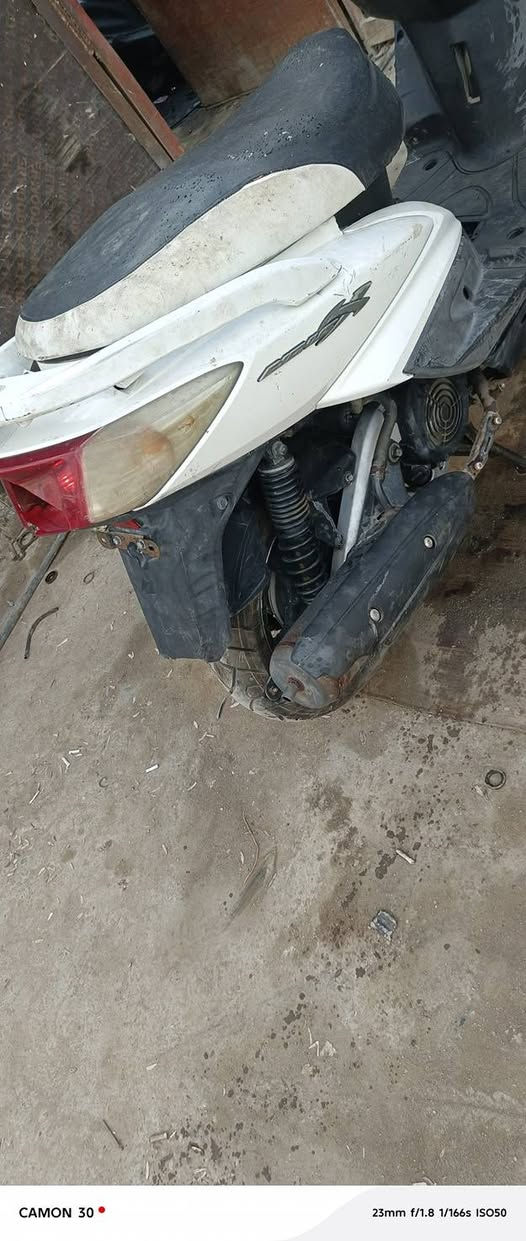 سكنز نوزل   جاهزه بس الكفرات بيه نقوصات  شغاله نكره سلف ما مفتوحه للبيع ٤٥٠ كله شغاله بيه هندر هم   ***********
