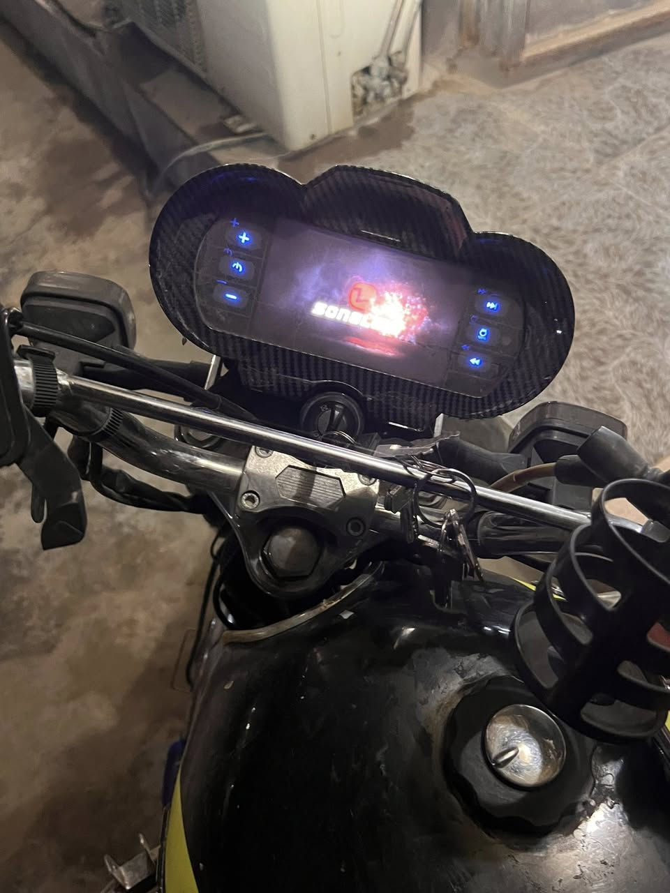 السلام عليكم   من رخصة الادمن 
دراجة سيفان موديل 2024 كلشي بيها شغال اوراقها موجودة محرك 200 بيع مستعجل ب 725 وبيها مجال 
***********
