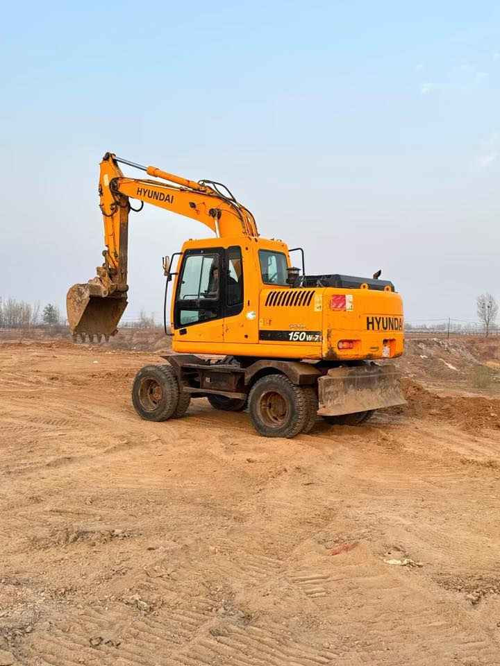 Korean imported Hyundai 150-7 wheel excavator, contact me if you're interested


**إذا كنت صاحب هذا الإعلان وتريد حذفه لأي سبب، رجاءا أرسل رسالة إلى الدعم الفني**