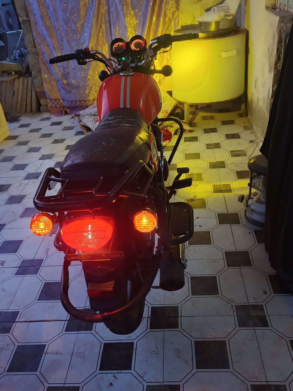 السلام عليكم دايون نفخ موديل 2021 اوراق اصولي ورقة گمرگ كلة كامل الدراجة برغي ما مفتوح بيها جيب وياك فيتر وتعال افحص المحرك فوول نعومة السعر 1400 وبيها مجال مكاني بابل الحلة رقمي واتساب ***********
