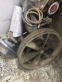 كمبريسر ايطالية • شغال مع محرك • نصيفة